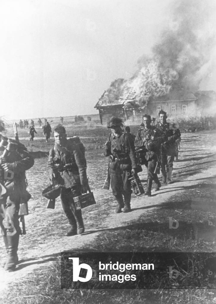 Image of German soldiers on the Eastern front, 1941 (b/w photo)