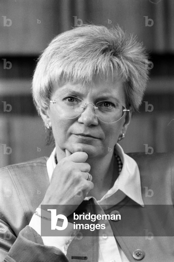 Image of Photography depicting Minister of Construction Gerda Hasselfeldt (Germany CSU) during a press confere