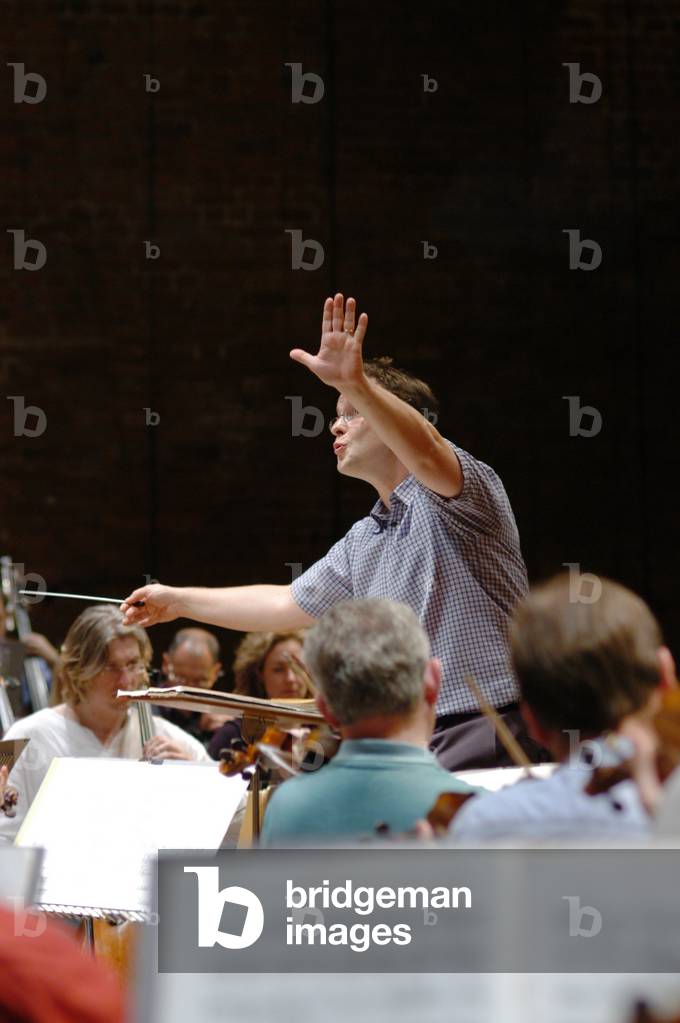 Oramo, Sakari dirigiert das City of Birmingham Symphony Orchestra beim Aldeburgh Festival 2004