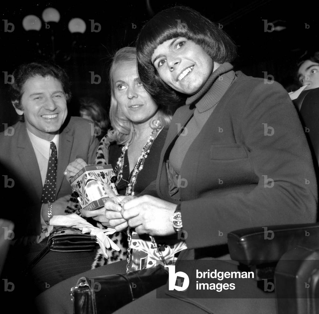 Immagine di Fotografia "Annie famose con Fred Mella alla premiere del film «La Grande Catherine» 14 febbraio 1