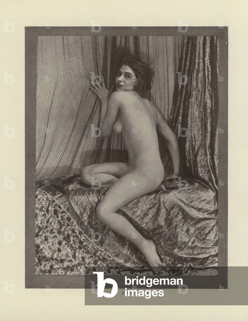 Seite aus La Beaute, Album XXVII, um 1910-20 (s/w Foto)