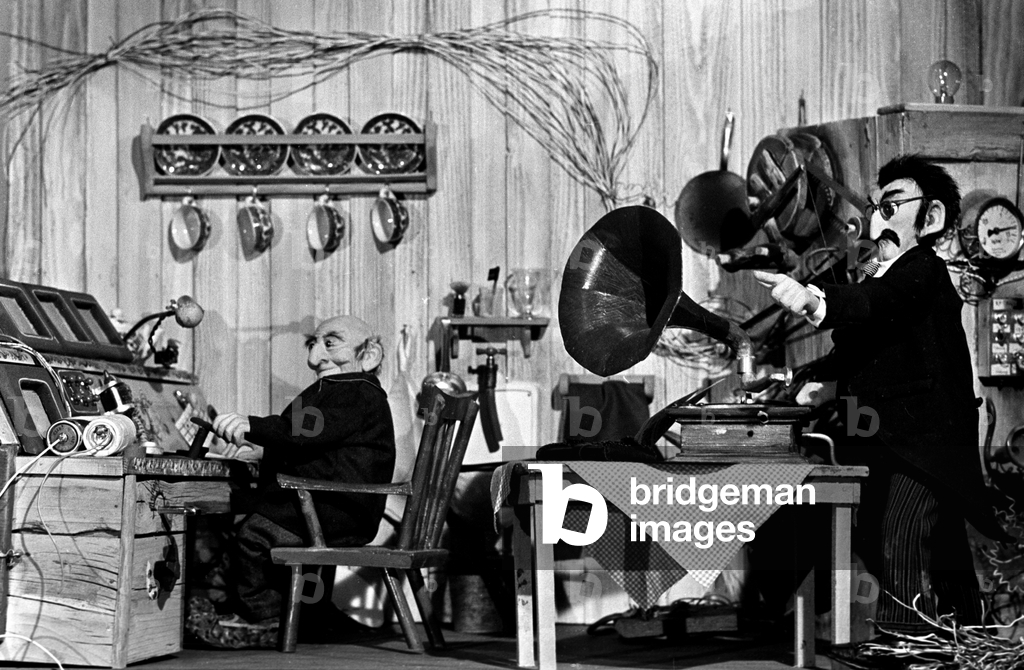 Oslo 19711-125 in Ivo Caprinos Studio wird gerade gedreht, Flåklypa Radio and Television. Hier..., 1971 (Foto)