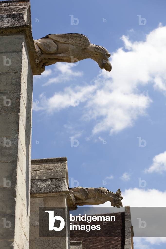Die Pfarrkirche. Exterieur. Süden. Das Schiff. Gargoyles.