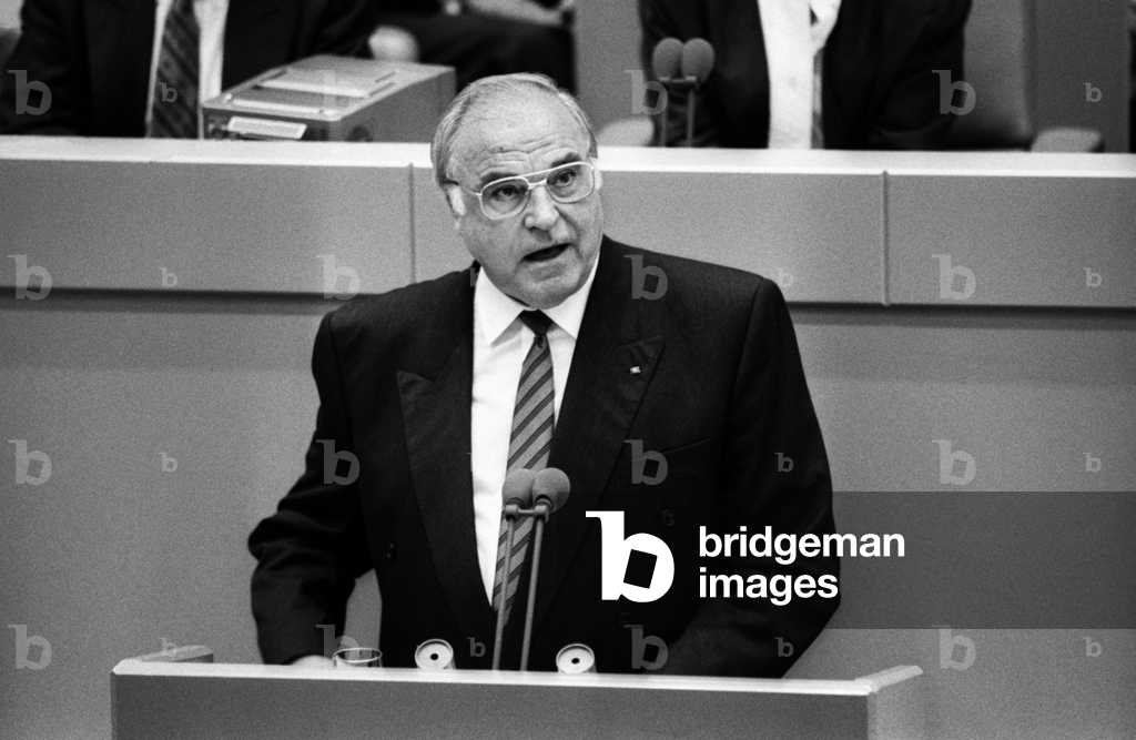 Government declaration by Helmut Kohl on German unity, 1990 (photo)