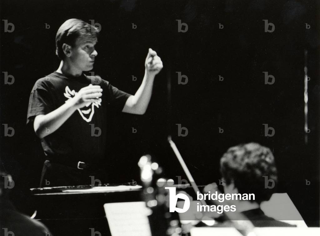 Magnus Lindberg dirigiert, 1998 (Foto)