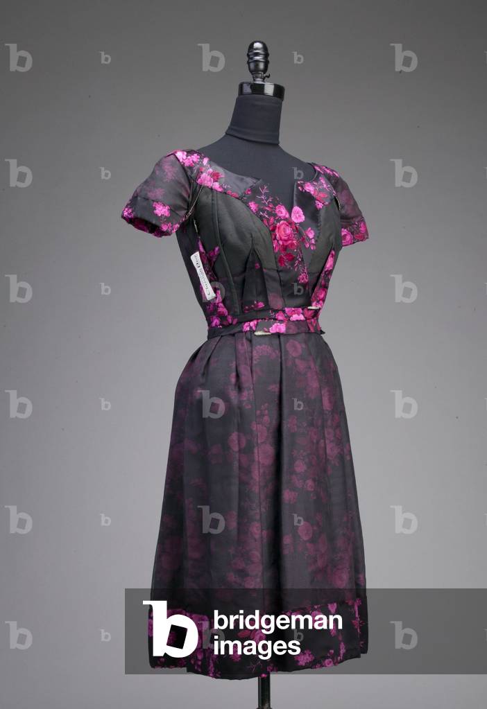 Abendkleid, um 1953 (vordere schräge Ansicht, von innen nach außen), Seidenvelours, Christian Dior, Frankreich