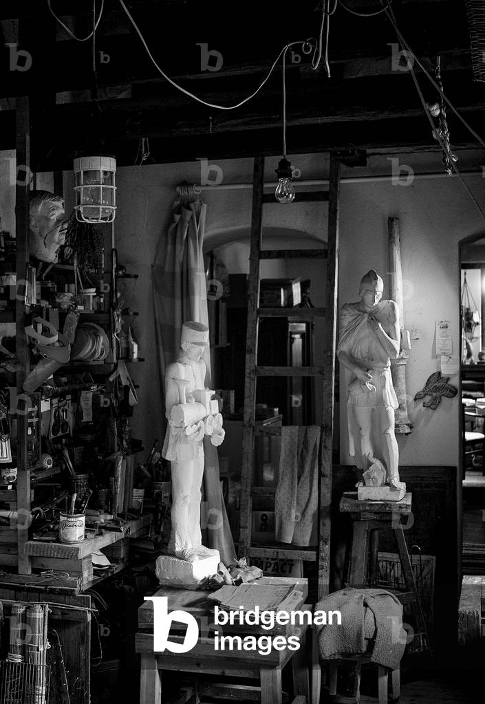 Image of Photography depicting Atelier of Sandor Retfalvi 2004 by Sandorne Retfalvi