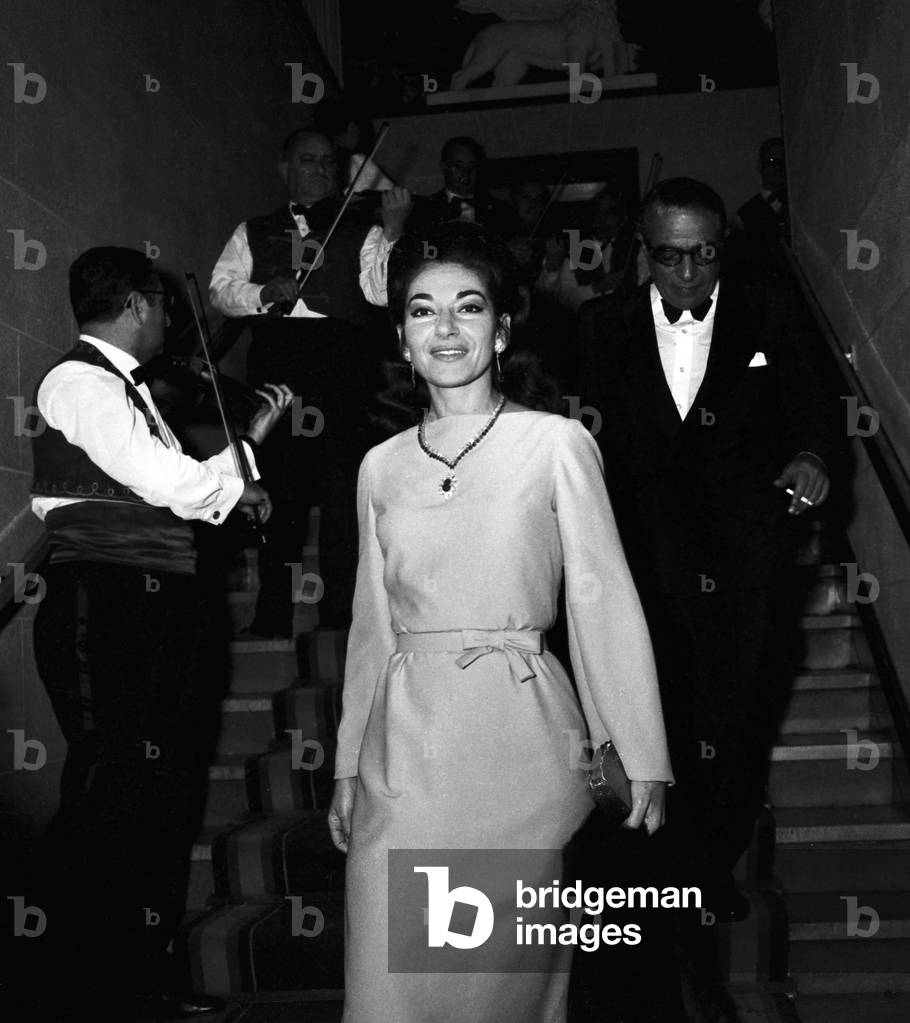 Immagine di Fotografia "Maria Callas e Aristote Onassis alla prima dello spettacolo del Lido" 1966 di Giovanni