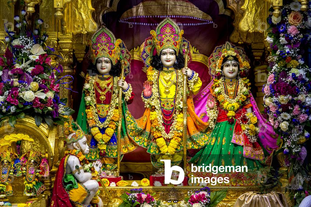 Murthis (statue degli dei) nel tempio di Bhaktivedanta maniero durante il festival indù Janmashtami, Watford, 