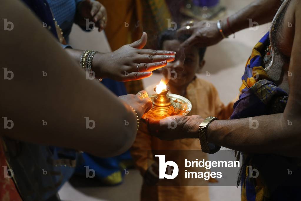 Festa di Diwali al tempio di Murugan di Highgate Hill, Londra, Regno Unito (foto)