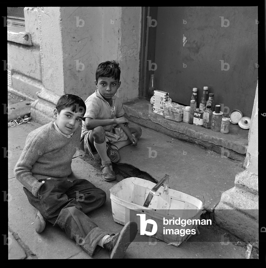 Asian traders, From Essay: Glasgow Gorbals Children, 1964/65 (photo)