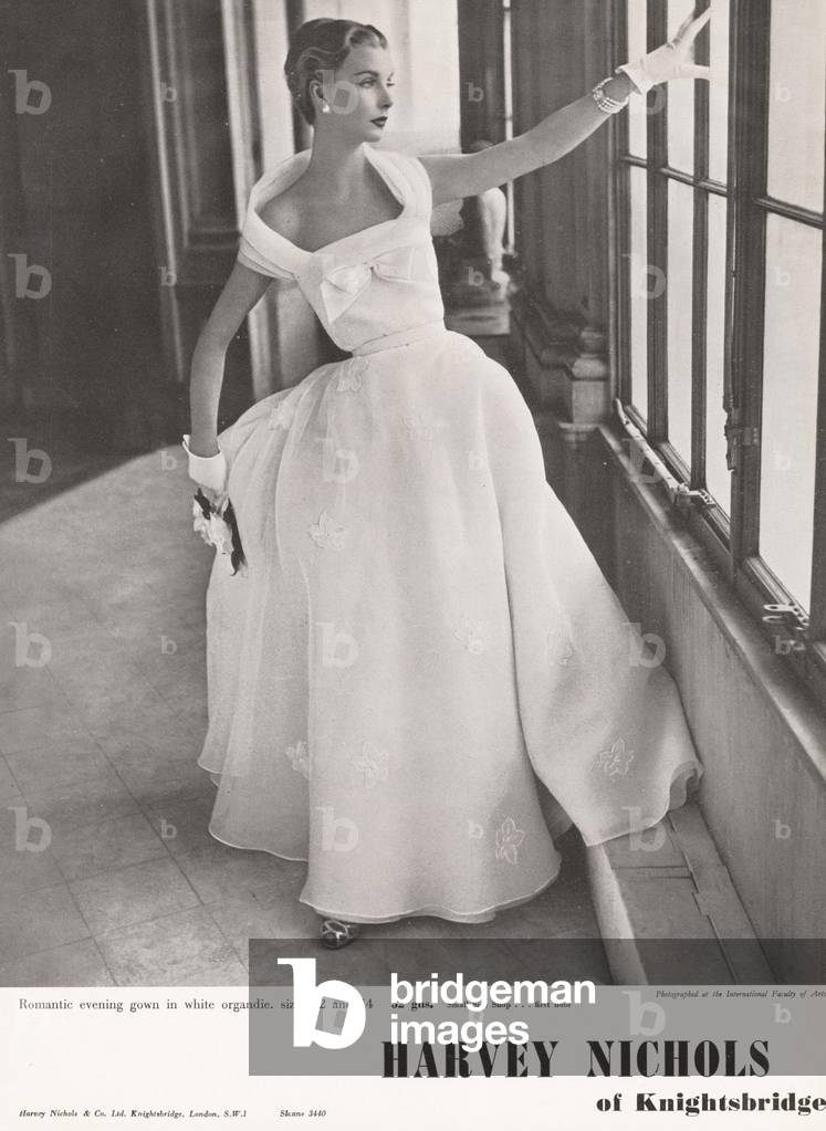 Immagine di Stampa "Rivista Harvey Nichols" 1940, b/w