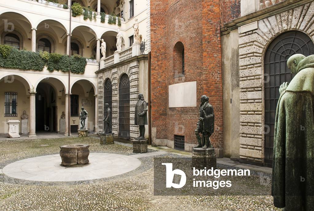 Spiriti Magni Inner Courtyard, Biblioteca Ambrosiana, Milan (photo)