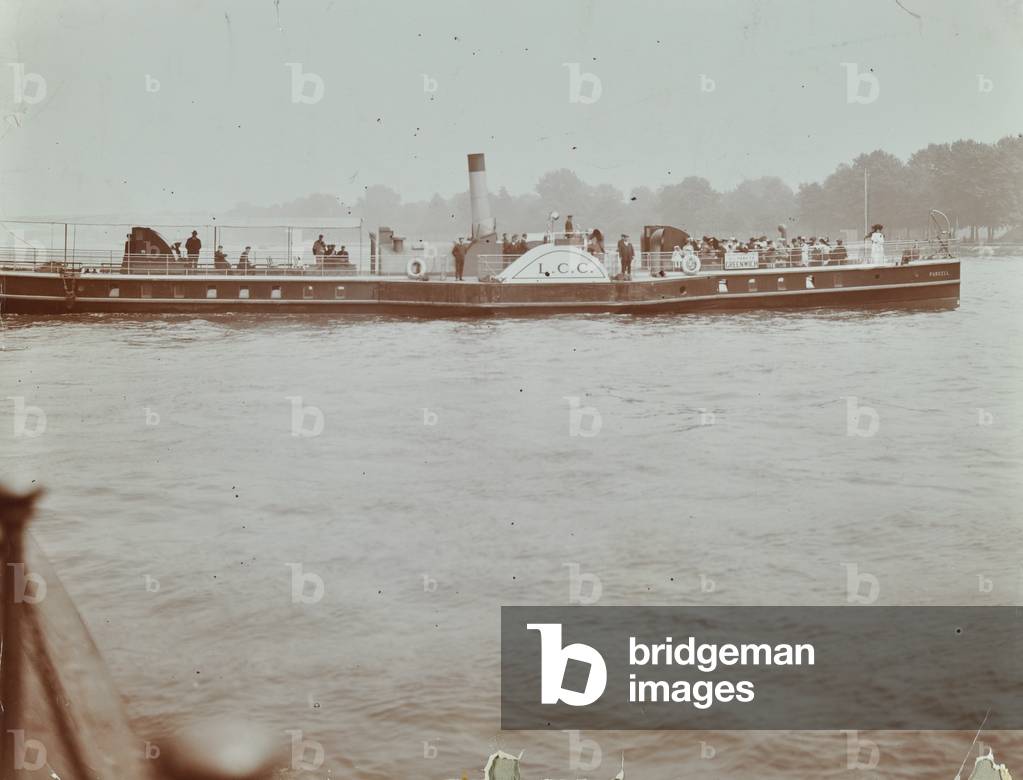 Bild von Fotografie "London County Council Steamboat: Breitseite der “Purcell”" 1907 von English Photographer