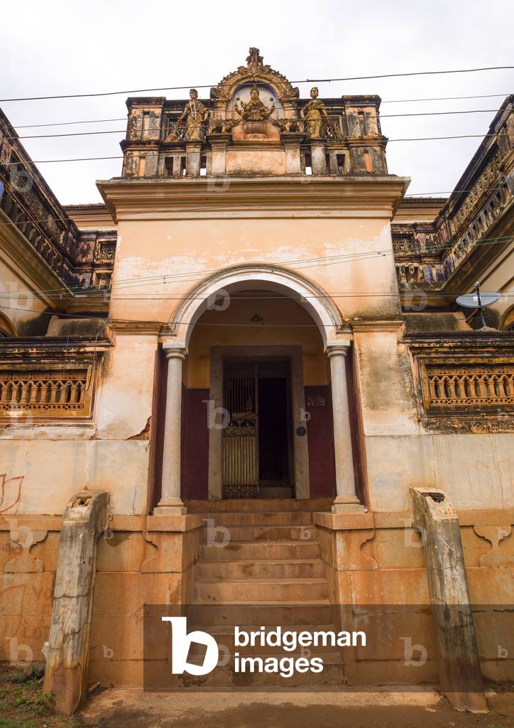 Hindu-Statuen auf dem Eingang eines alten Chettiar-Herrenhauses, Kanadukathan Chettinad, Indien, 2008 (Foto)