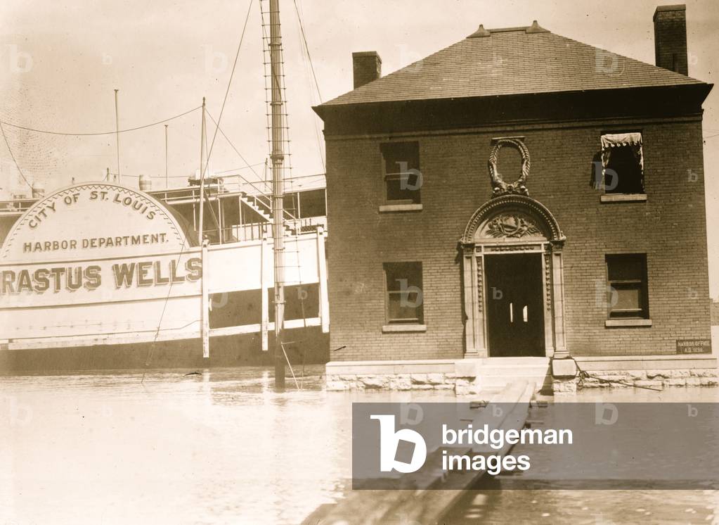 Harbor Master's Office, St. Louis, during flood 1915 (photo)