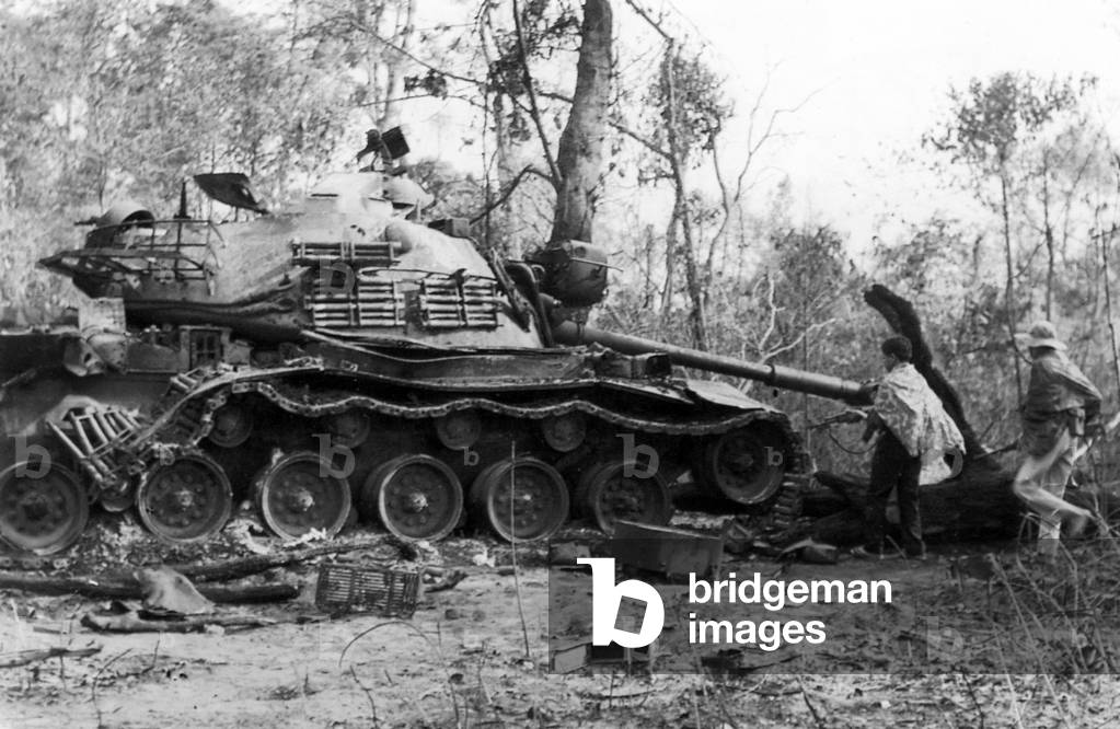 Vietnam: A destoyed US M-41 tank, Cu Chi, South Vietnam, Second Indochina War (Vietnam War) (1968)