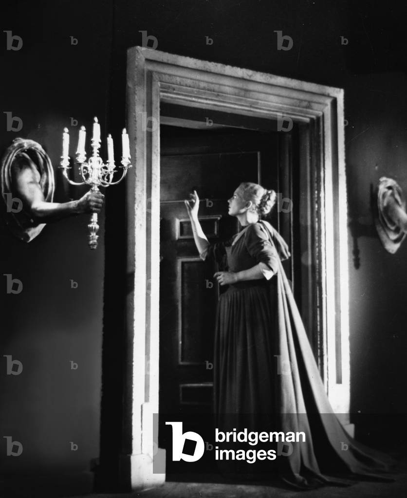 La Belle et la Bete par JeancoCteau avec Josette Day 1946, b/w