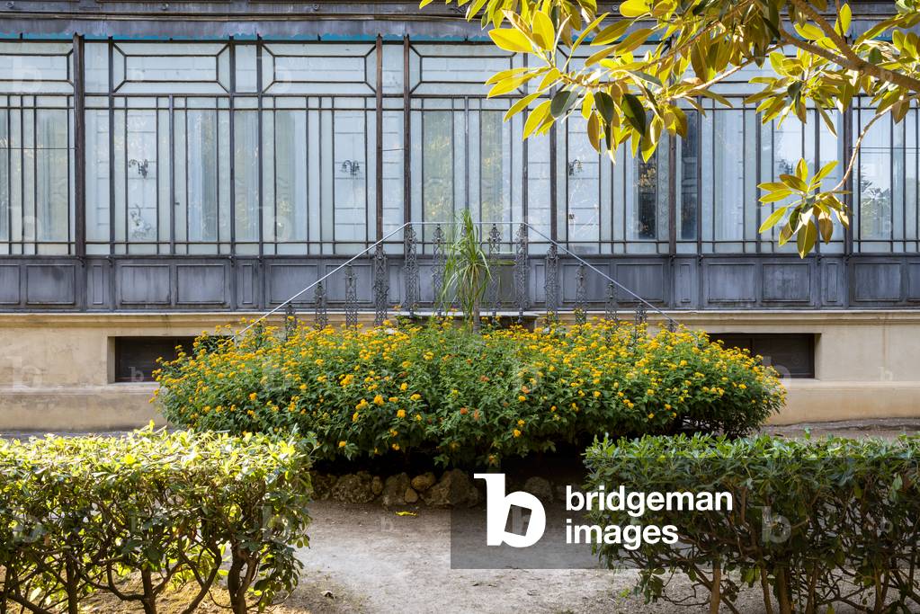 The garden of the villa designed by Emilio Kunzmann