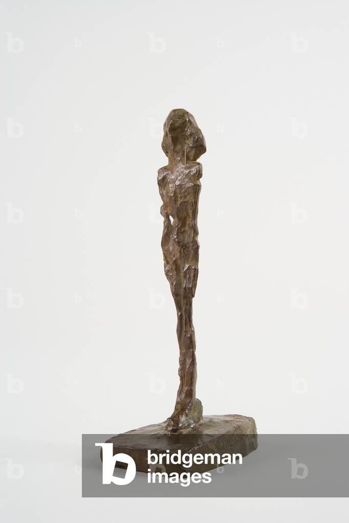 Immagine di Scultura "Figurina", c.1954 di Alberto Giacometti, b/w