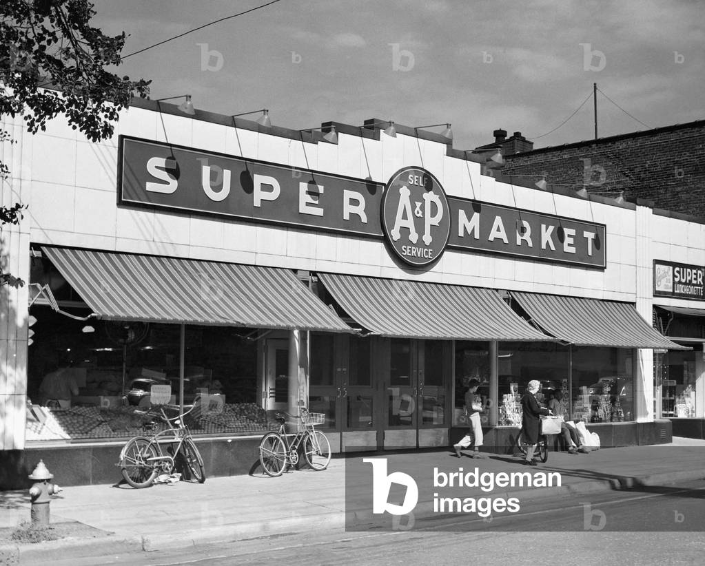 Facade of a supermarket, A&P Supermarket, Ridgewood, New Jersey, USA