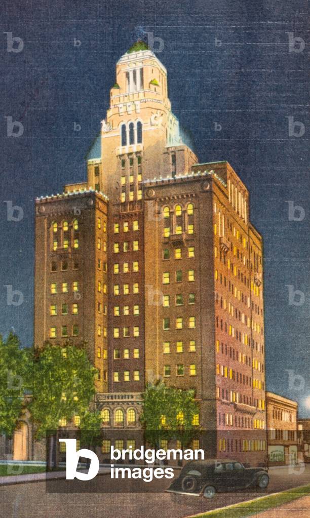 The Mayo Clinic by Night, Rochester, Minnesota, USA (postcard)