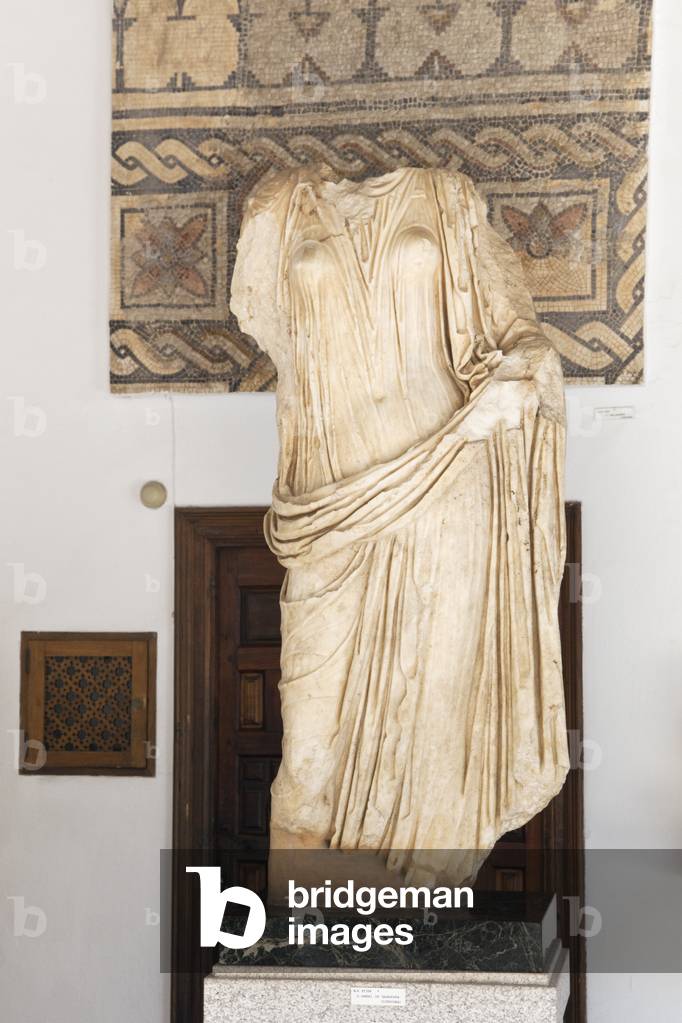 "Tbusto romano di una donna", b/w