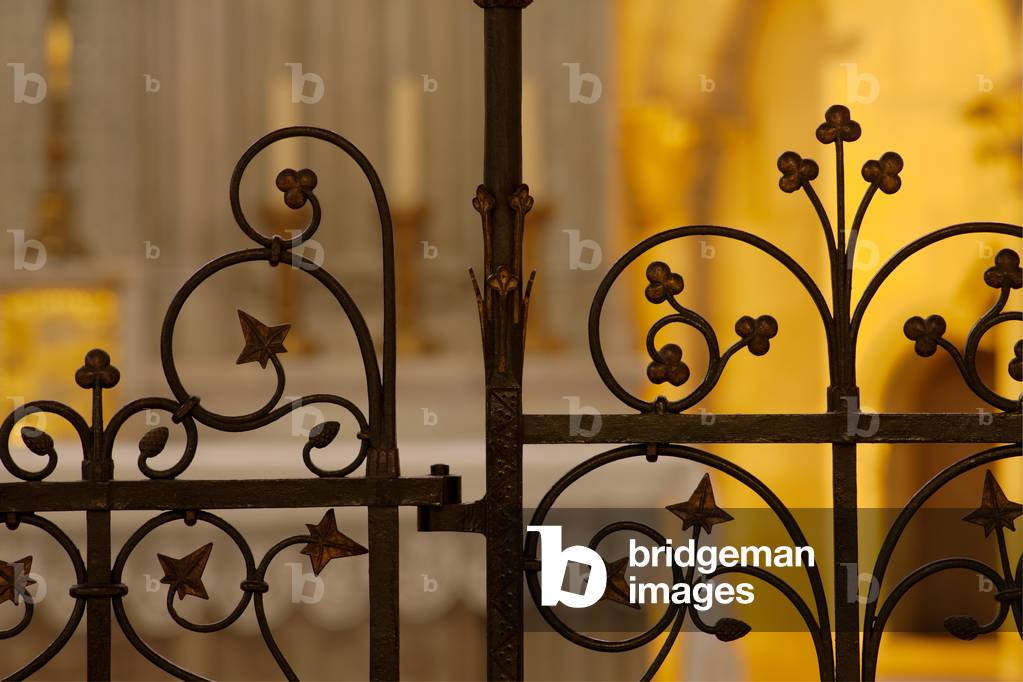 Bild von Fotografie "Kathedrale (Cathédrale Saint-Pierre-et-Saint-Paul). Innere. Die Apsiskapelle. Detail des 