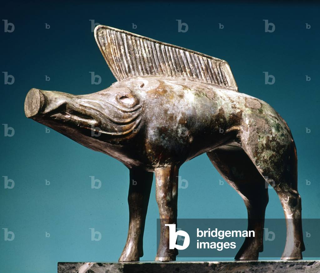 Arte Celtica: Cinghiale di bronzo dal Santuario di Newy (Loiret). Musee d'Orleans.