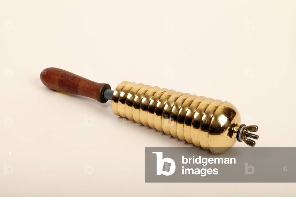 Bild von Fotografie "Handgehaltener Glockenbaum" von Chris Stock
