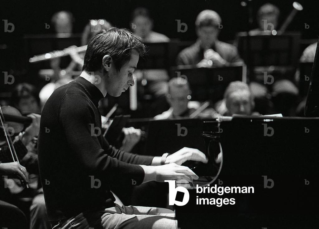 Piotr Anderszewski went to Paris in 2001 - Polish pianist did in 1964