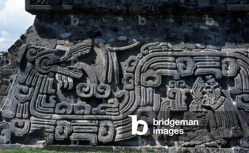 "Muro sud della Piramide di Quetzalcoatl a Xochicalco"