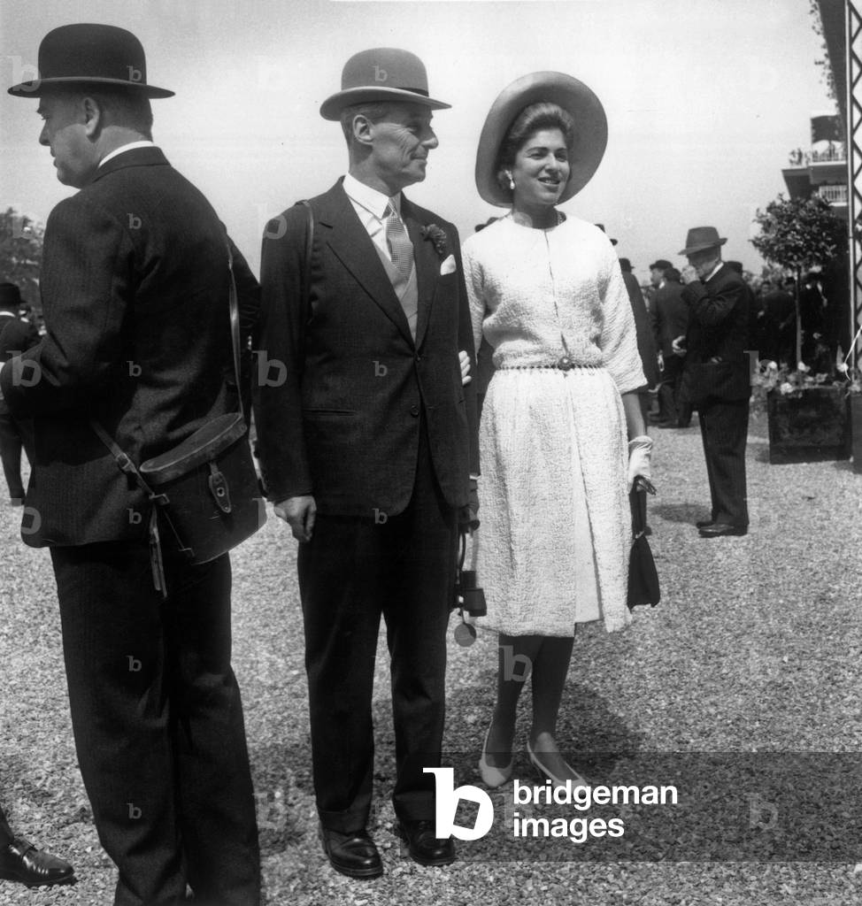 Le Baron Guy De Rothschild Et Sa 2E Femme La Baronne Marie Helene De Rothschild Aux Courses Hippiques A Chanti
