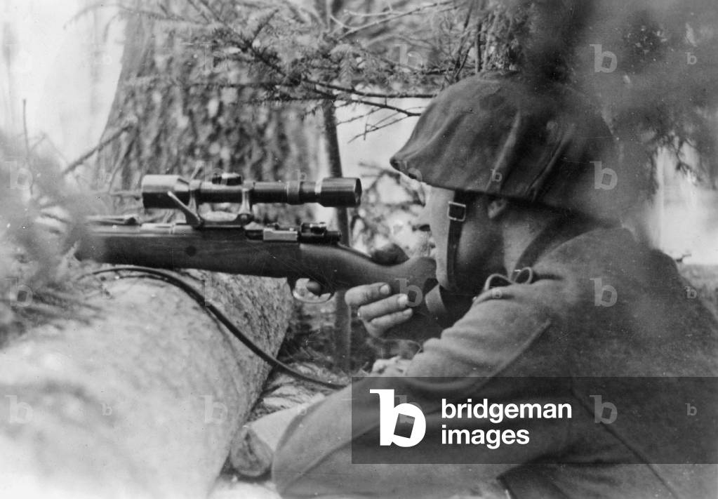 Image of German sniper, 1942 (b/w photo)