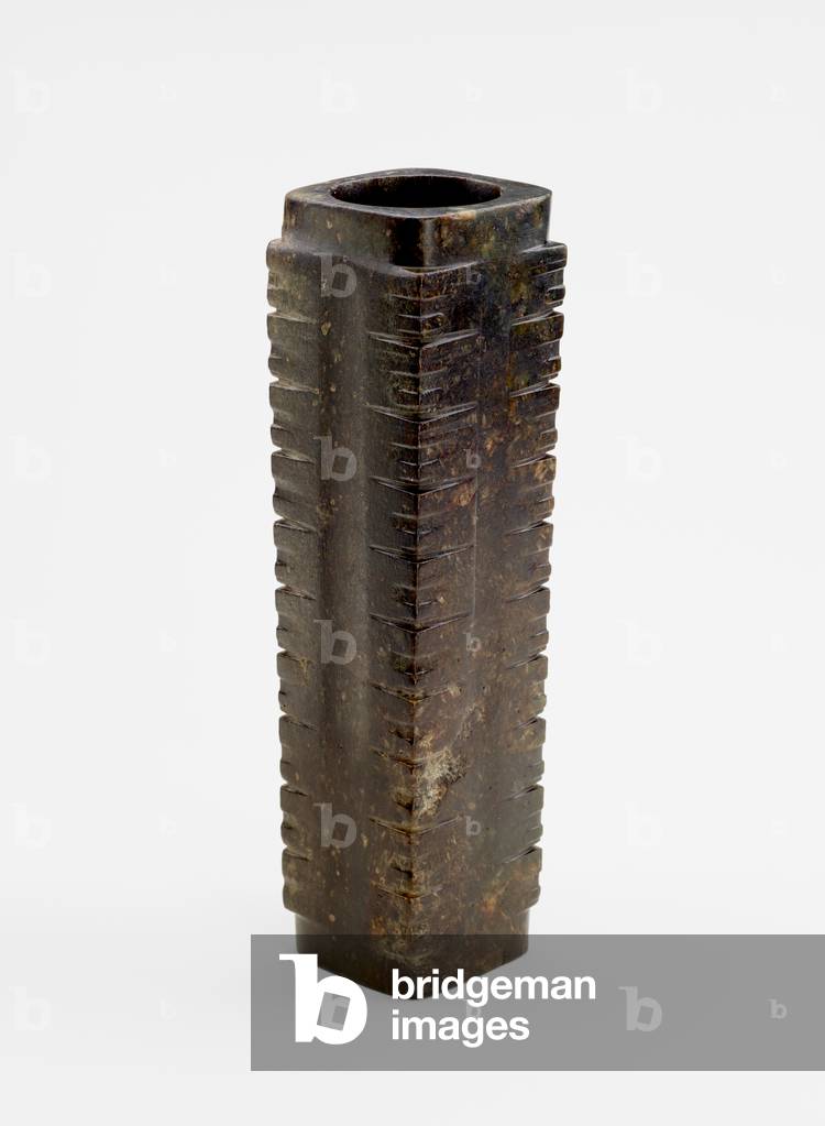 Zehnstöckiges Rohr mit Masken, um 3300-2250 v. Chr. (Jade, Nephrit)