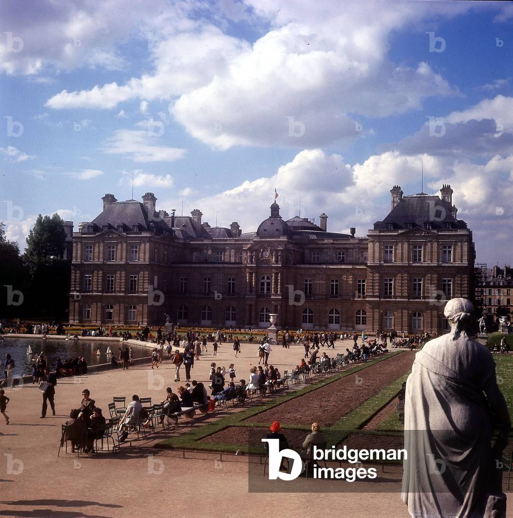 "Veduta del palazzo lussemburghese a Parigi (senato) e dei giardini" 1975