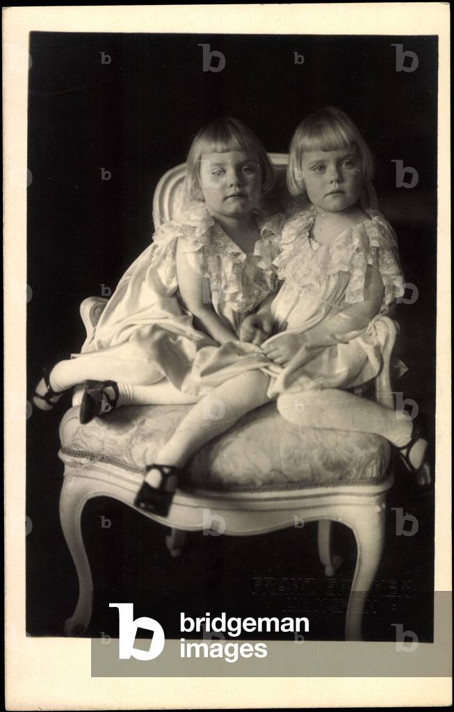 Immagine di Fotografia "Foto Ak Principesse Antonia e Maria Adelgunde di Sassonia (foto b/n)" di German Photog