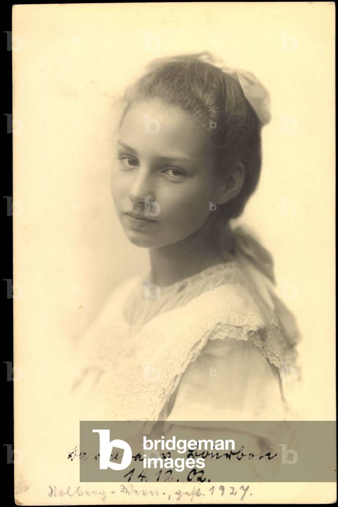 Immagine di Fotografia "Ak Barbara di Borbone Sicilia" di German Photographer, b/w
