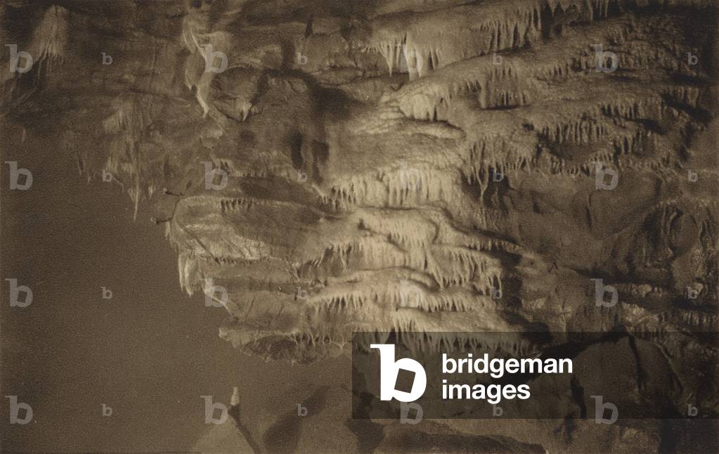 Immagine di Fotografia "Grotte di Cheddar: Le Cascate dello Zambesi (foto b/n)" di English Photographer, b/w