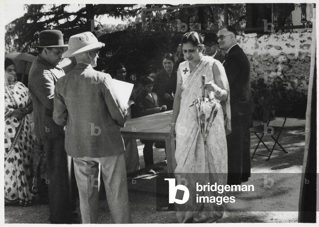 L'entrée de la Foire de fantaisie à l'aide de la Croix-Rouge indienne à des fins de guerre Fonds, b/w