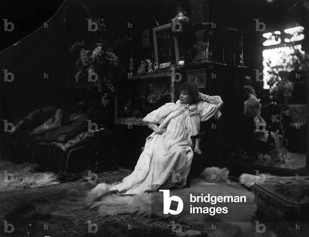 Bild von Fotografie "Sarah Bernhardt (s/w Foto)" von Dornac, b/w
