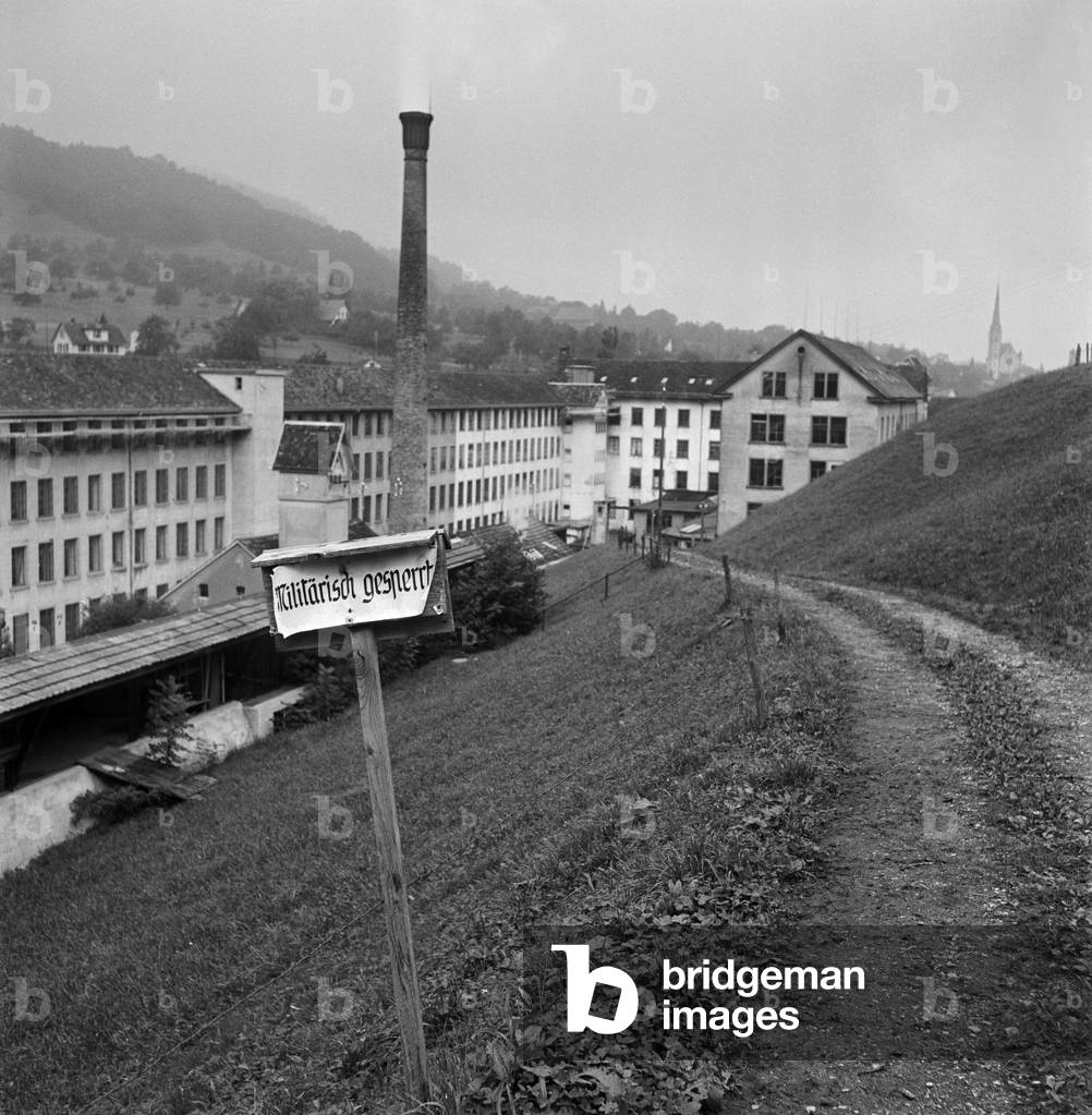 image-of-switzerland-refugee-adliswil-1944-b-w-photo