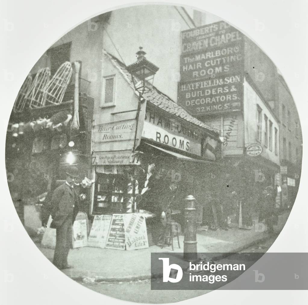 Immagine di Fotografia "Foubert's Place" 1890 di English Photographer