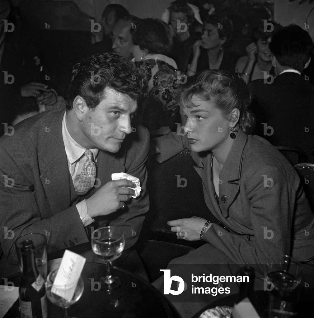 Immagine di Fotografia "Gli attori francesi Henri Vidal e Simone Signoret al ristorante «Le Boeuf sur le toit»