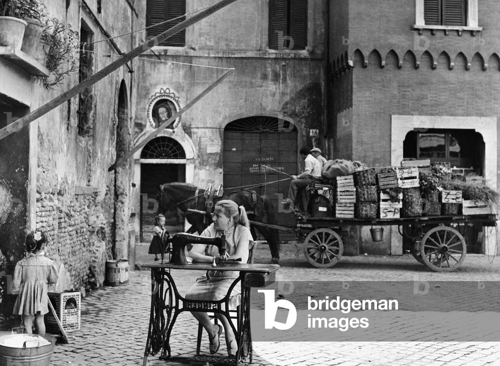 Image of Photography depicting Everyday scene in Trastevere, b/w