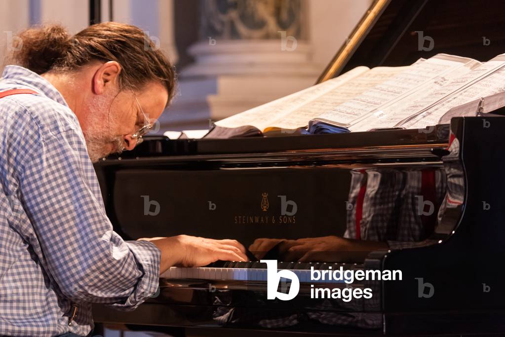 Il tenore Christoph Pregardien e il pianista Michael Gees, 'Collegium Vocale Crete Senesi', Chiesa di San Fran