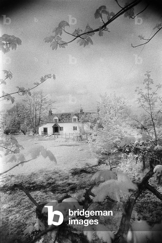 Image de Photographie représentant Maison de campagne par Simon Marsden, b/w