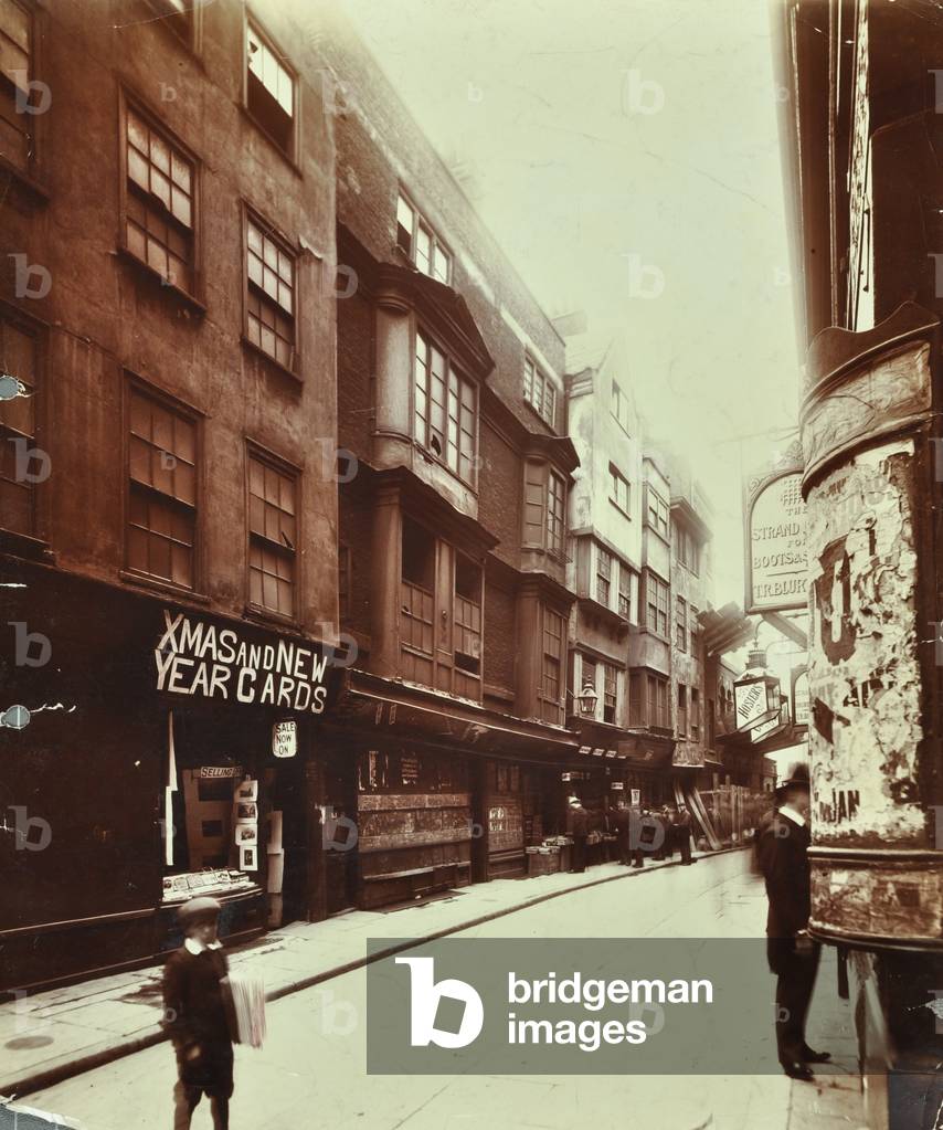 Immagine di Fotografia "Holywell Street" 1901 di English Photographer