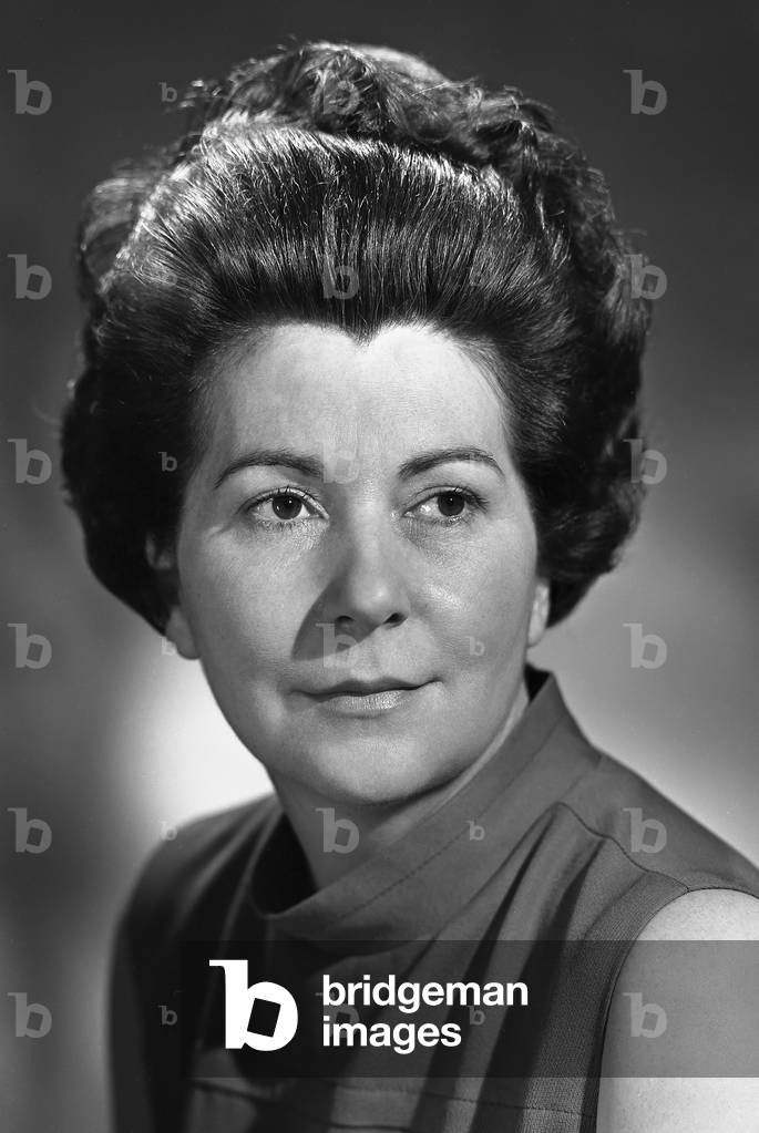 Bild von Fotografie "Helen Watts (Walisisch)" von Frederick Bass, b/w