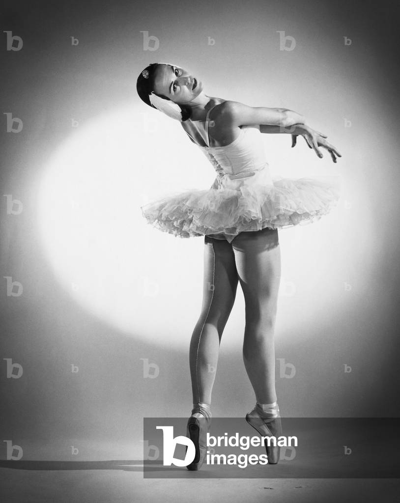 Bild von Fotografie "Rückansicht einer tanzenden Ballerina", b/w